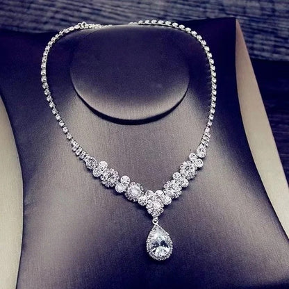 High-End Luxurious Water Droplet Pendant Necklace Sparkling Bridal Accessory Perfect for Parties Great Gift for Friends