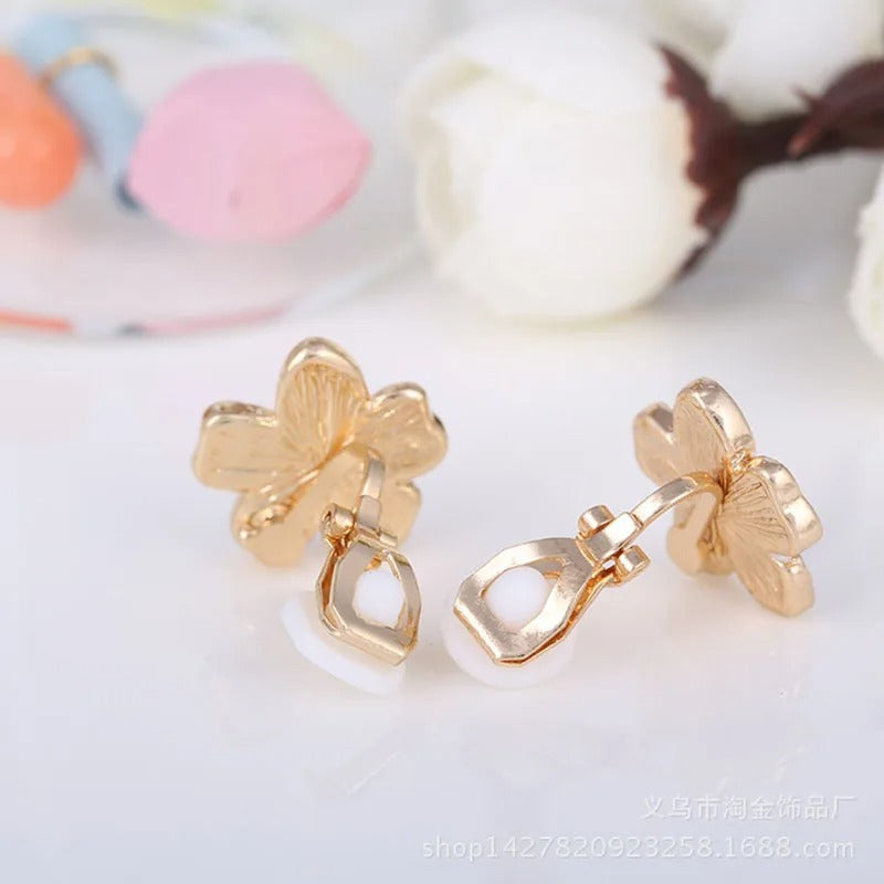 Korea Style Flower Shape Enamel Clip on Earrings Without Piercing for Girls Party Cute Lovely No Hole Ear Clip jewelry.