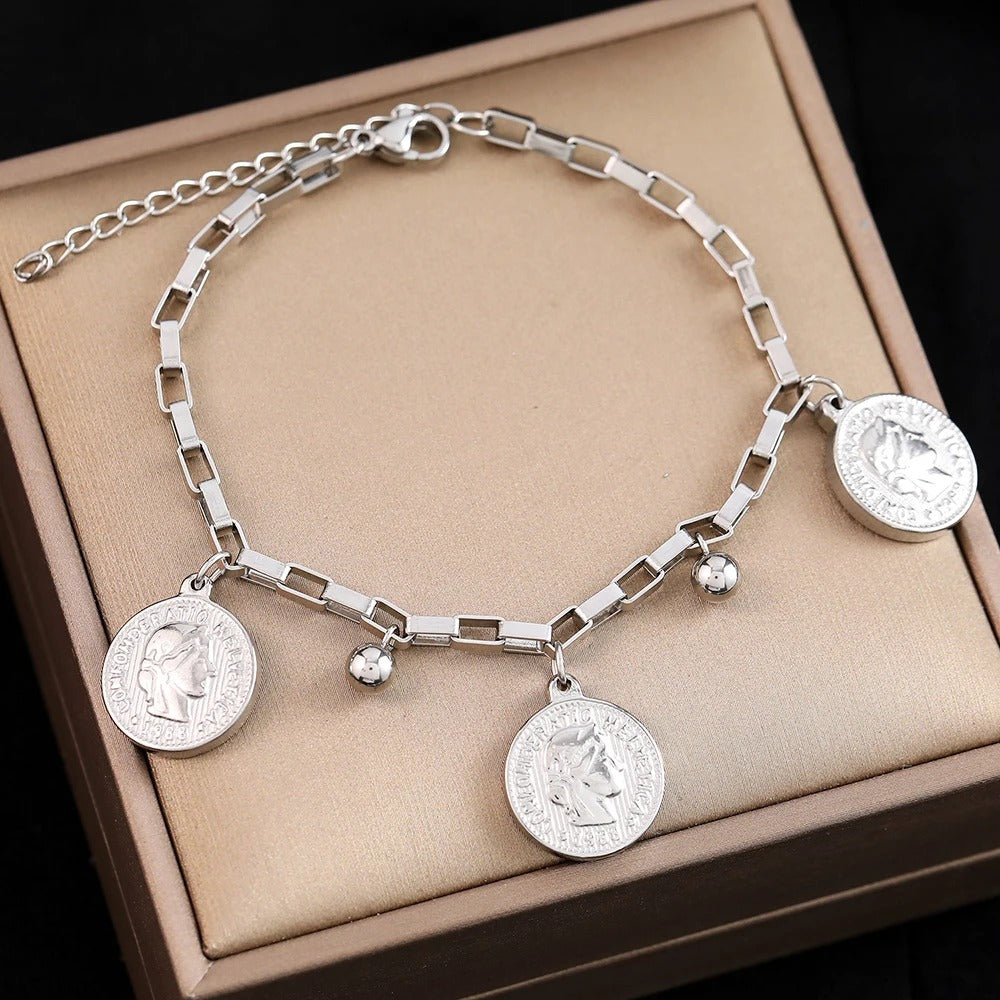Stainless Steel Queen Coin Pendant Bracelet Women Jewelry Gift