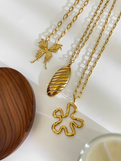 Exaggerated Punk Big Butterfly Hollow Oval Flower Pendant Necklace for Women Stainless Steel Waterproof Fashion Gifts