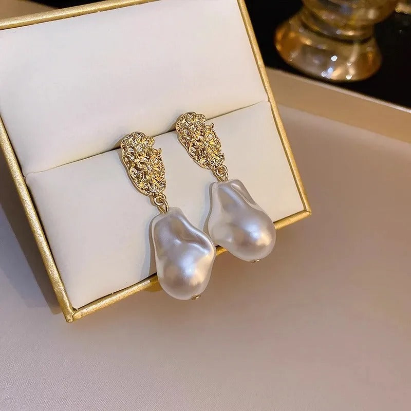 Water Droplet Imitation Pearl Dangle Earrings for Women Geometry Oval Metal Sheet Drop Earrings Party Retro Jewelry