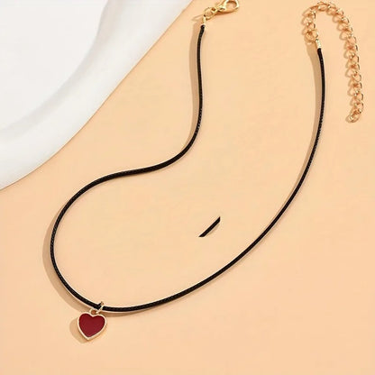 New Gothic Personality Creative Leather Love Pendant Necklace Ladies Retro Punk Style Holiday Jewelry Accessories