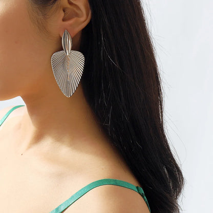 Advanced Metal Textured Leaf Pendant Big Earrings Women's Exaggerated Fashion Party Jewelry Gold Color Geometry Drop Earring
