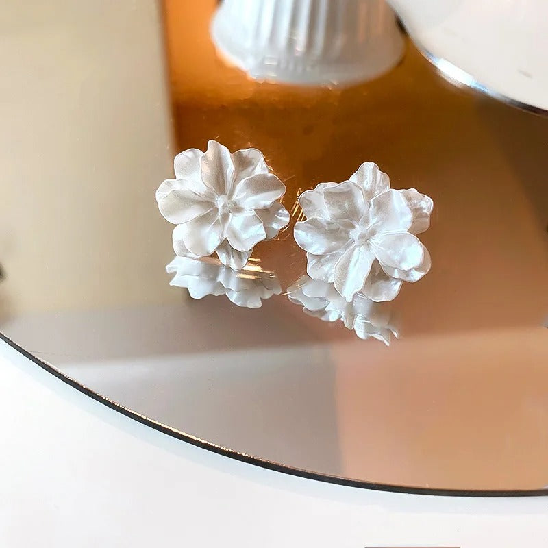 Women’s White Camellia Flower Stud Earrings Fairycore Fashion Jewelry