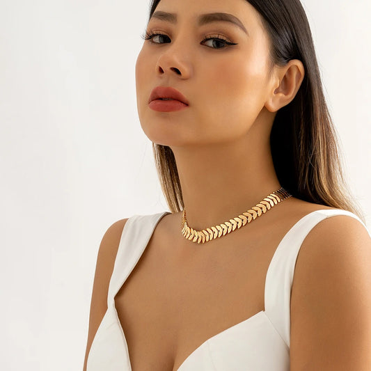 Vintage V Sequins Chain Choker Necklace for Women Punk Gold Color Leaves Chain Necklaces Jewelry Gift
