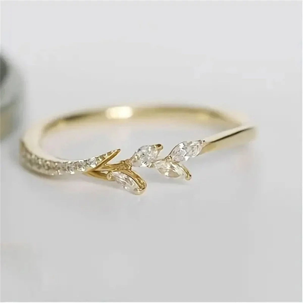 Women's Rose Gold Leaf Ring Inlay CZ Finger Ring for Wedding Party