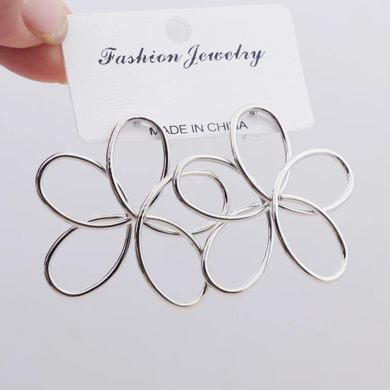 Women’s Golden Flower Dangle Earrings Retro Hollow Metal Wedding Jewelry