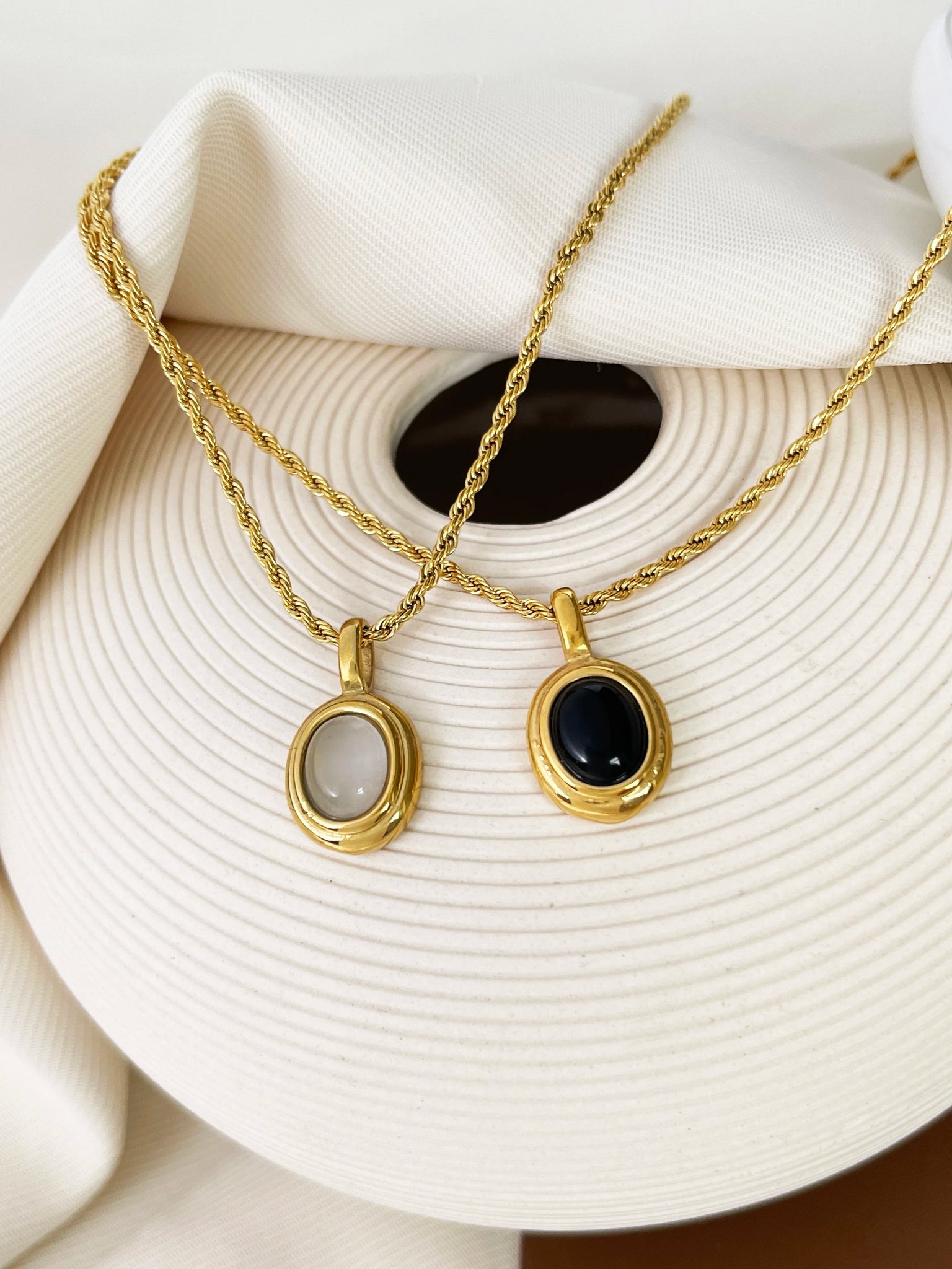 Stainless Steel 18K Gold Plated Black White Gem Stone Oval Pendant on Twist Rope Chain Necklace Stacking Jewelry