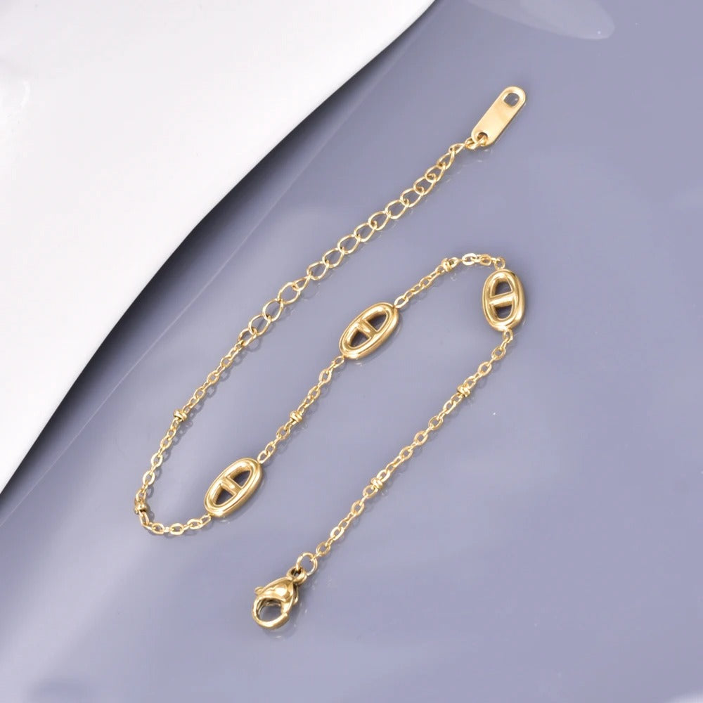 Gold-Plated Stainless Steel Bracelet Oval Charm Link Adjustable Clasp