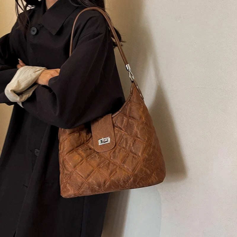 Women’s Retro Diamond Pattern Large Shoulder Bag