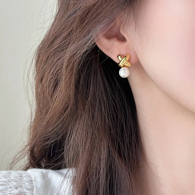 Women’s Simulated Pearl Studs Light Luxury Earrings
