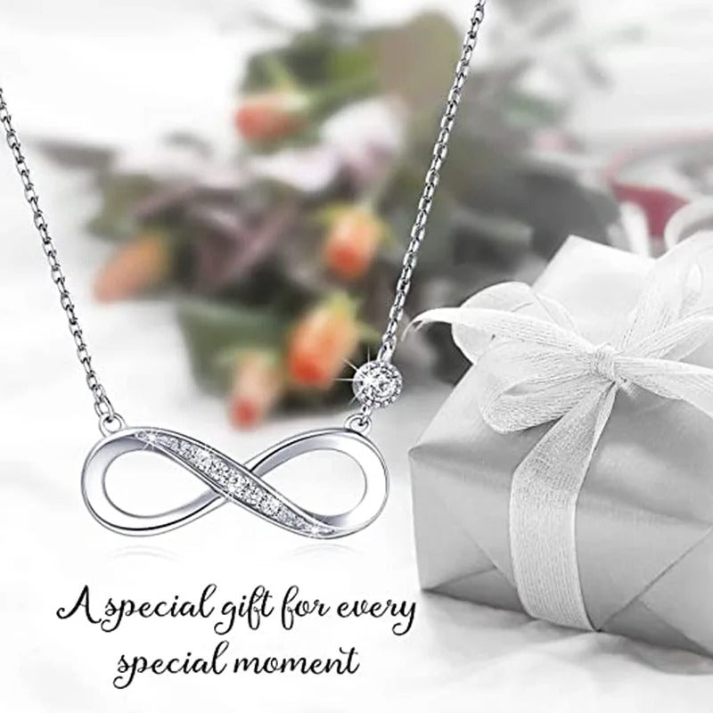 Stylish Lady Daily Wearable Necklace with Bright Zirconia Silver Color Pendant Jewelry for Engagement Trendy Jewelry Gift