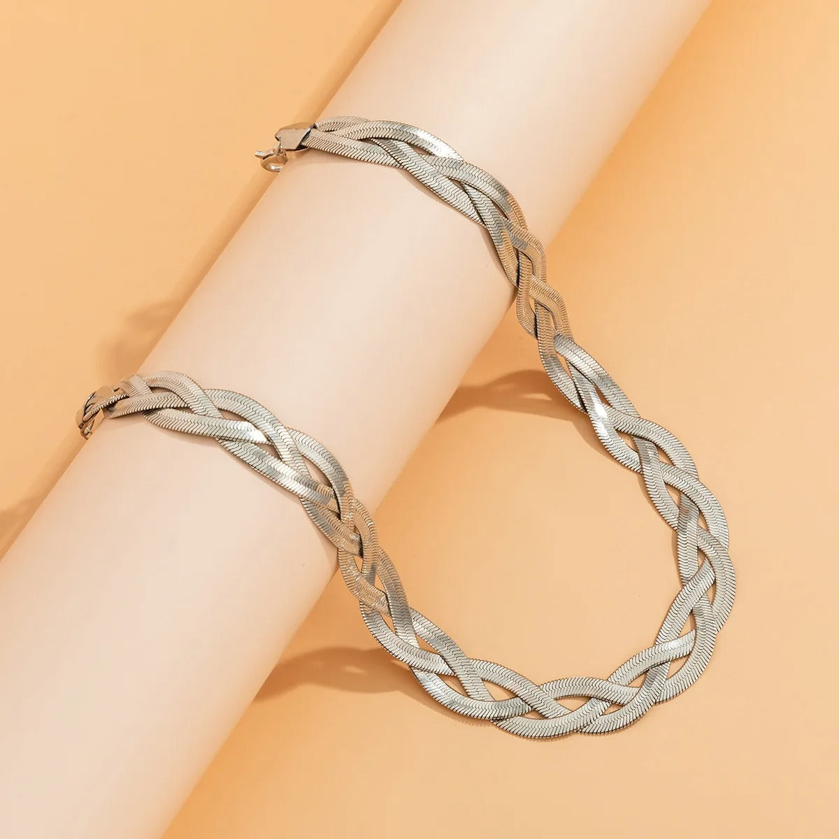 Boho Simple Twist Snake Chain Clavicle Necklace Women's Retro 2025 Fashion Metal Charm Color Necklaces Girl Jewelry Couple Gift