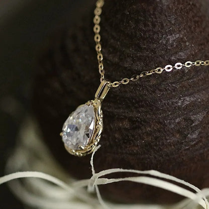 Light Luxury Retro Zircon Water Droplet Pendant Necklace 925 Sterling Silver for Women Romantic Gift