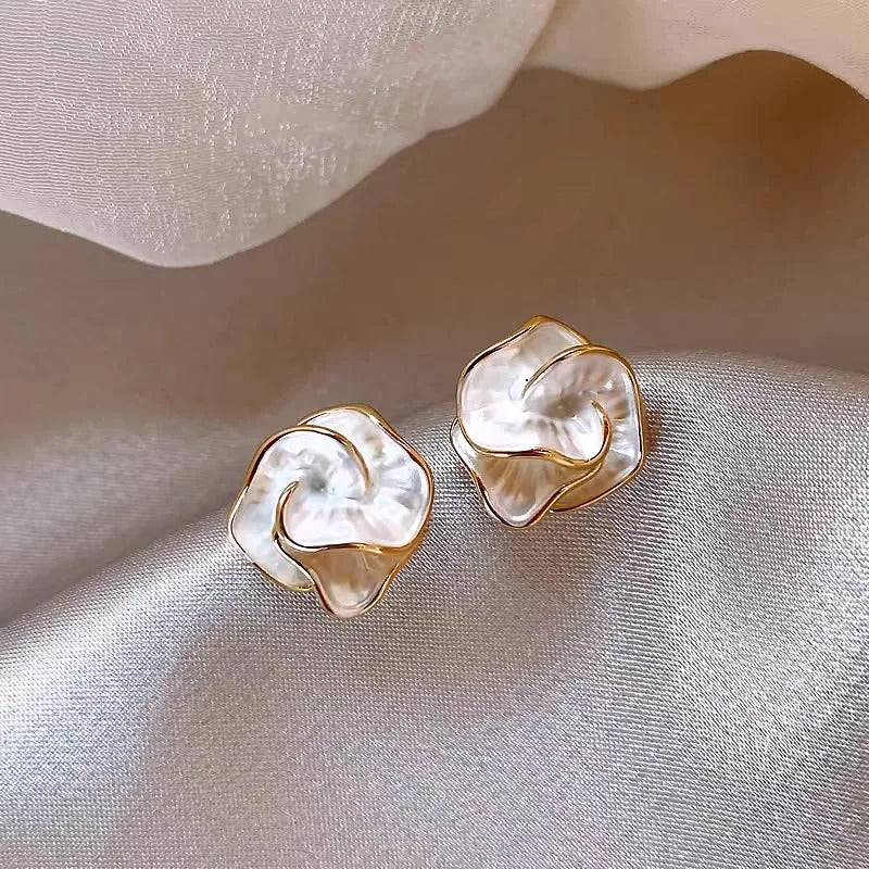 Unique Camellia Stud Earrings Fashion Simple Metal Jewelry