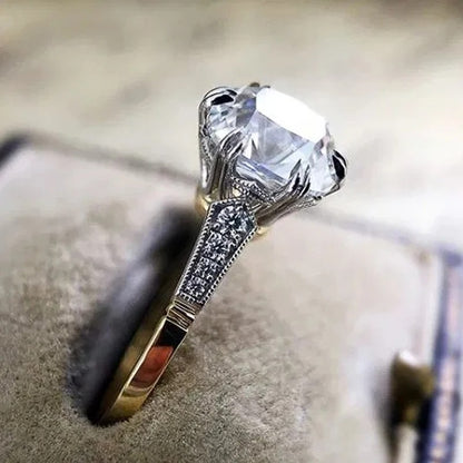 Women’s Elegant Round Cubic Zirconia Ring Wedding Engagement