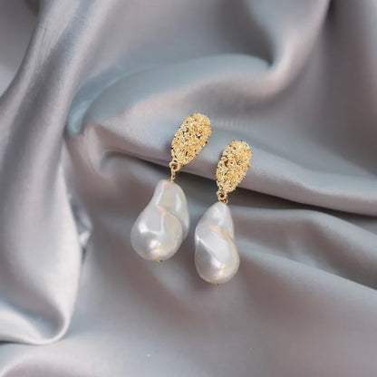 Water Droplet Imitation Pearl Dangle Earrings for Women Geometry Oval Metal Sheet Drop Earrings Party Retro Jewelry