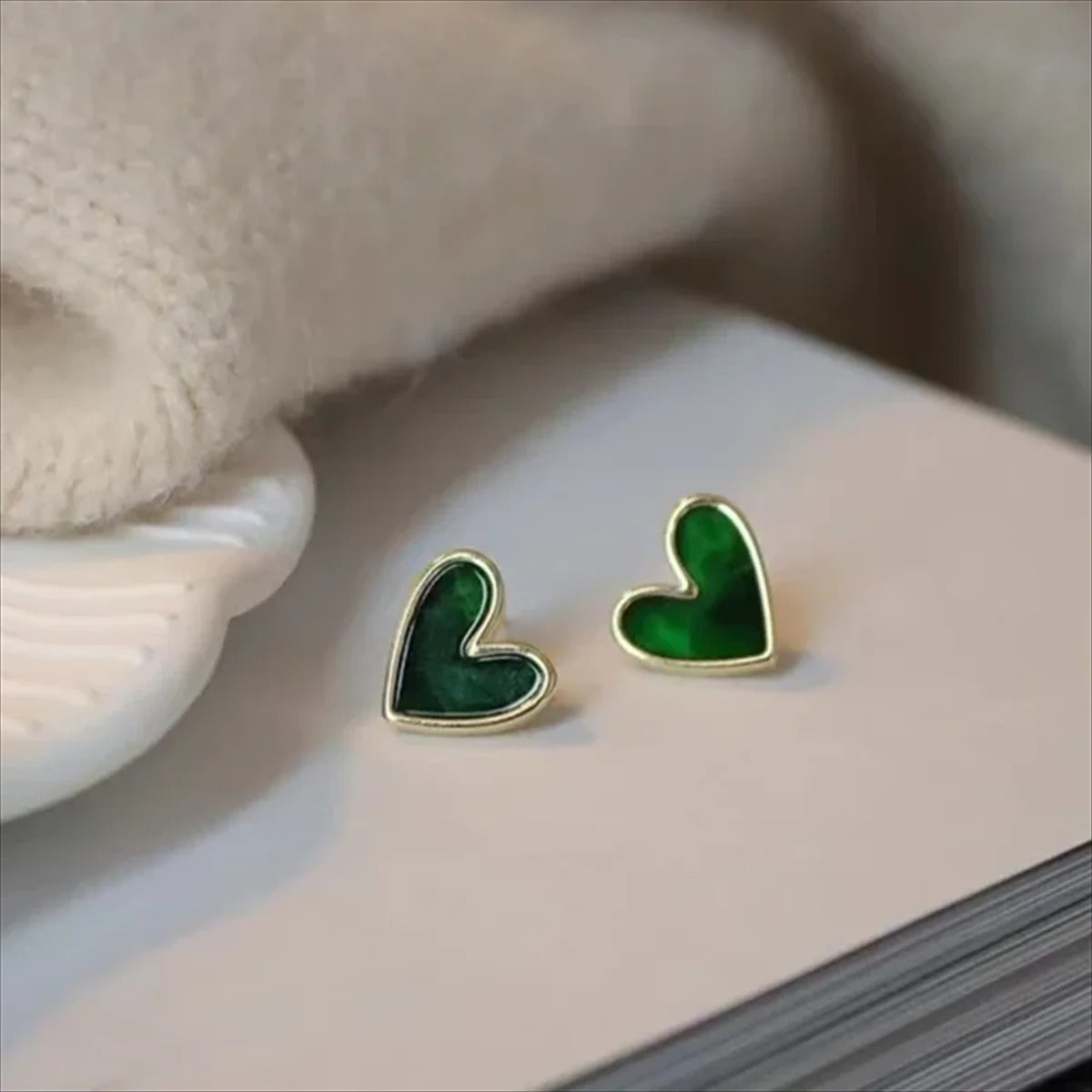 Cute Korean Earrings Heart Bling Zircon Vintage Dark Green Versatile Gold Color Earring for Women Fashion Jewelry 2025 New Gift