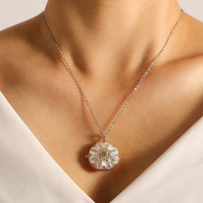 New in vintage silver 925 inlay diamond dazzling round necklaces fashion and exquisite opened green gem pendant wedding jewelry