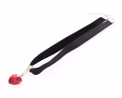 New Fashion Women Velvet Choker Heart Crystal Pendant Necklaces For Women Jewelry Female Black Ribbon Necklace Party Gift
