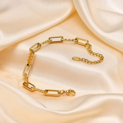 ZAKOL Gold Paperclip Chain Bracelet with Rectangle Charm