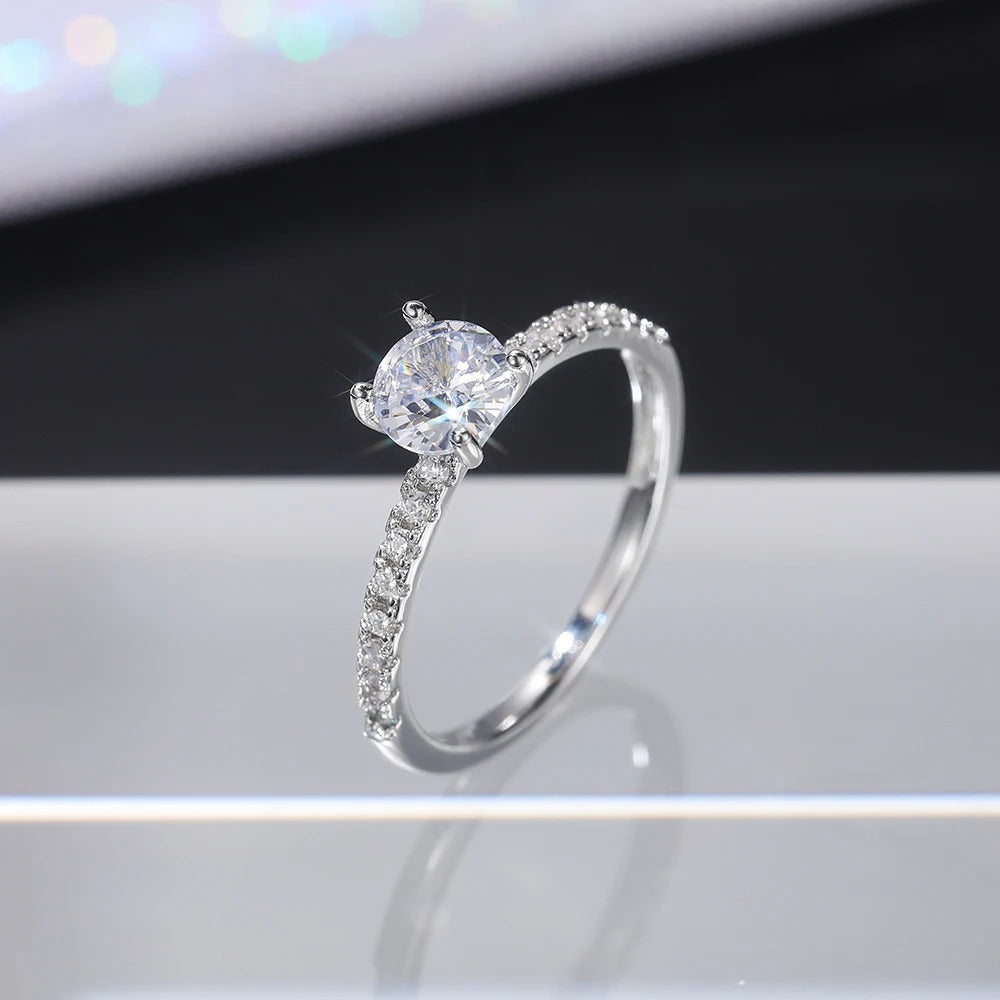 Women’s 4 Claws Round Zirconia Engagement Rings Bridal Jewelry