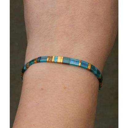 Delicate turquoise beaded bracelet,