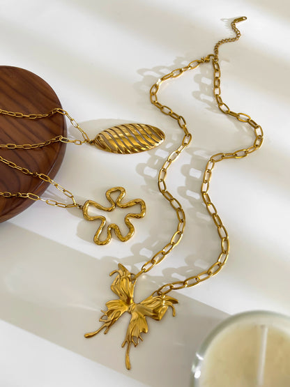 Exaggerated Punk Big Butterfly Hollow Oval Flower Pendant Necklace for Women Stainless Steel Waterproof Fashion Gifts