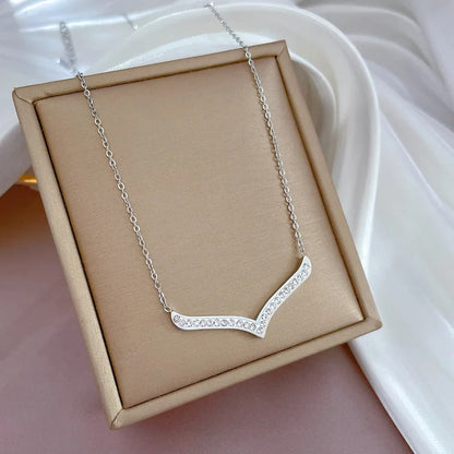 Stainless Steel Letter V Shape Pendant Necklaces For Women Shell CZ Crystal Deer Antler Clavicle Chain Chokers Christmas Gift