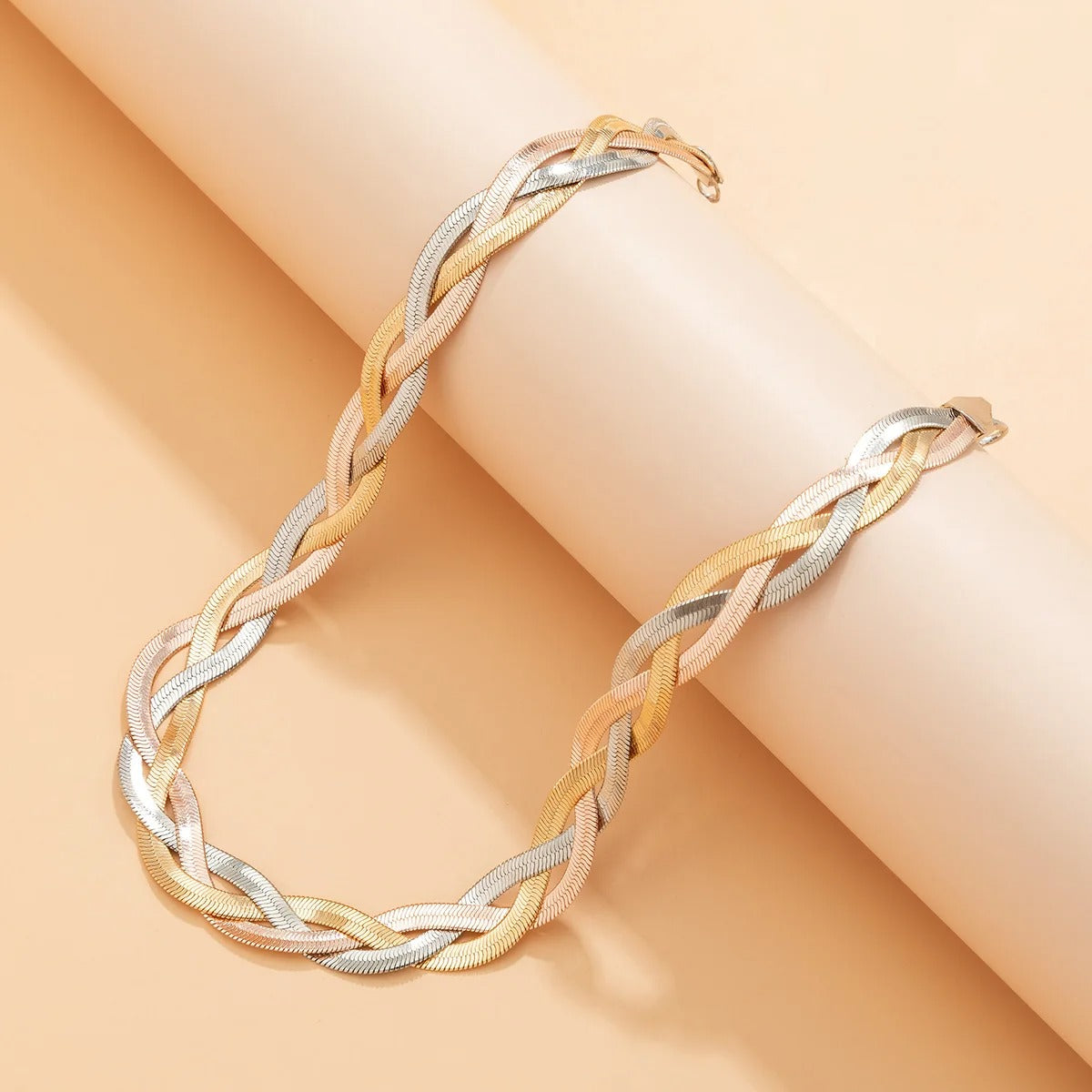 Boho Simple Twist Snake Chain Clavicle Necklace Women's Retro 2025 Fashion Metal Charm Color Necklaces Girl Jewelry Couple Gift