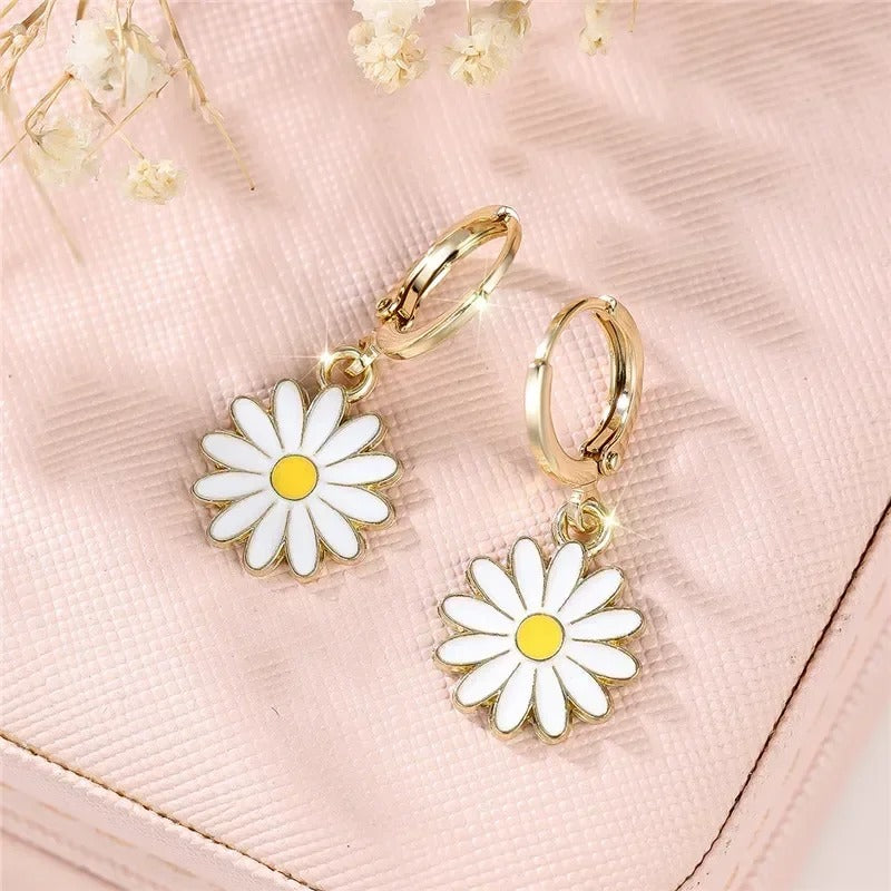 Gold Daisy Sunflower Hoop Earrings – Elegant Dangle Hoops for Women, Everyday & Bridesmaid Jewelry 🌼✨