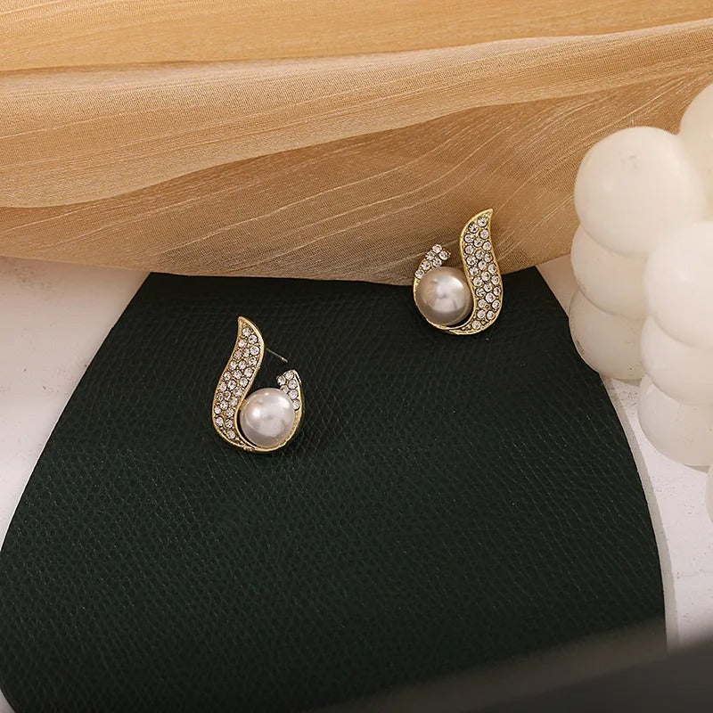 Crystal Flame Pearl Stud Earrings for Women Gold Korean Style Jewelry