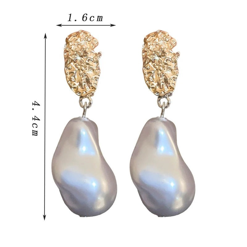 Water Droplet Imitation Pearl Dangle Earrings for Women Geometry Oval Metal Sheet Drop Earrings Party Retro Jewelry