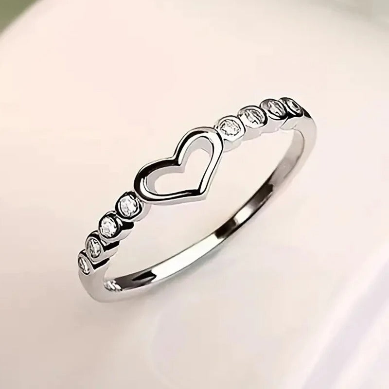 Chic Women Heart Rings with Shiny Cubic Zirconia Exquisite Daily Wear Fashion Accessories for Female Versatile Jewelry
