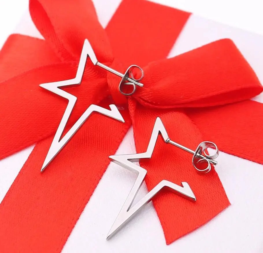 Big Star Earring Irregular Hollow Out Alien Metal Pentagram Ear Stud for Women Cool Girl Trend Y2K Jewelry
