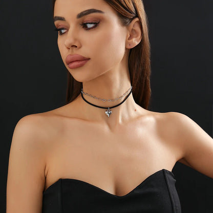 Salircon Retro Korean Black Velvet Rope Chain Choker Fashion Creative Metal Heart Chain Short Necklace Women's Aesthetic Jewelry