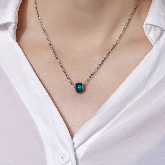 Color Changing Necklace Women Temperature Control Discoloration Pendant Necklace Female Fashion Swan Titanium Steel Necklace
