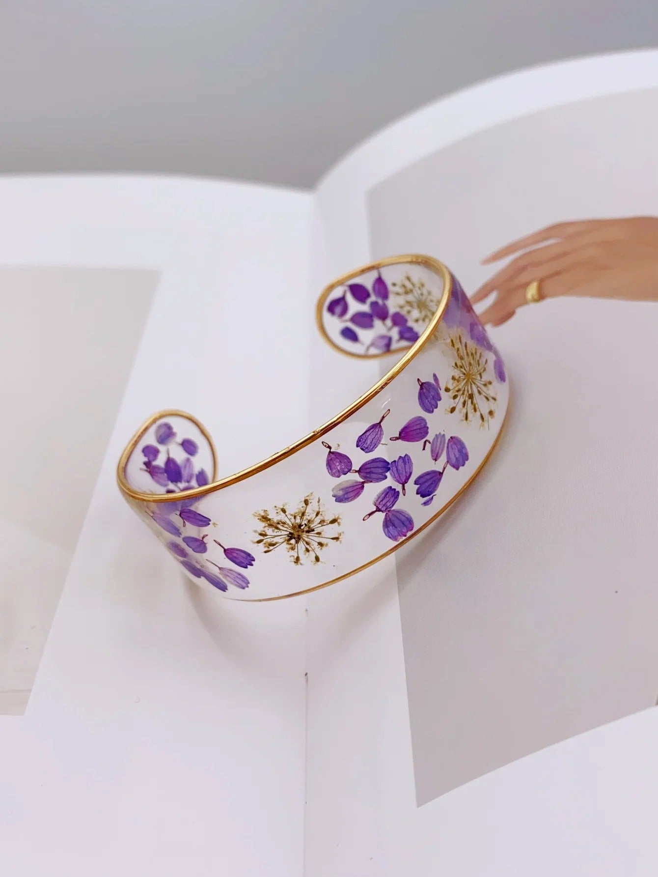Handmade Resin Bracelet with Real Dried Flowers Women Jewelry