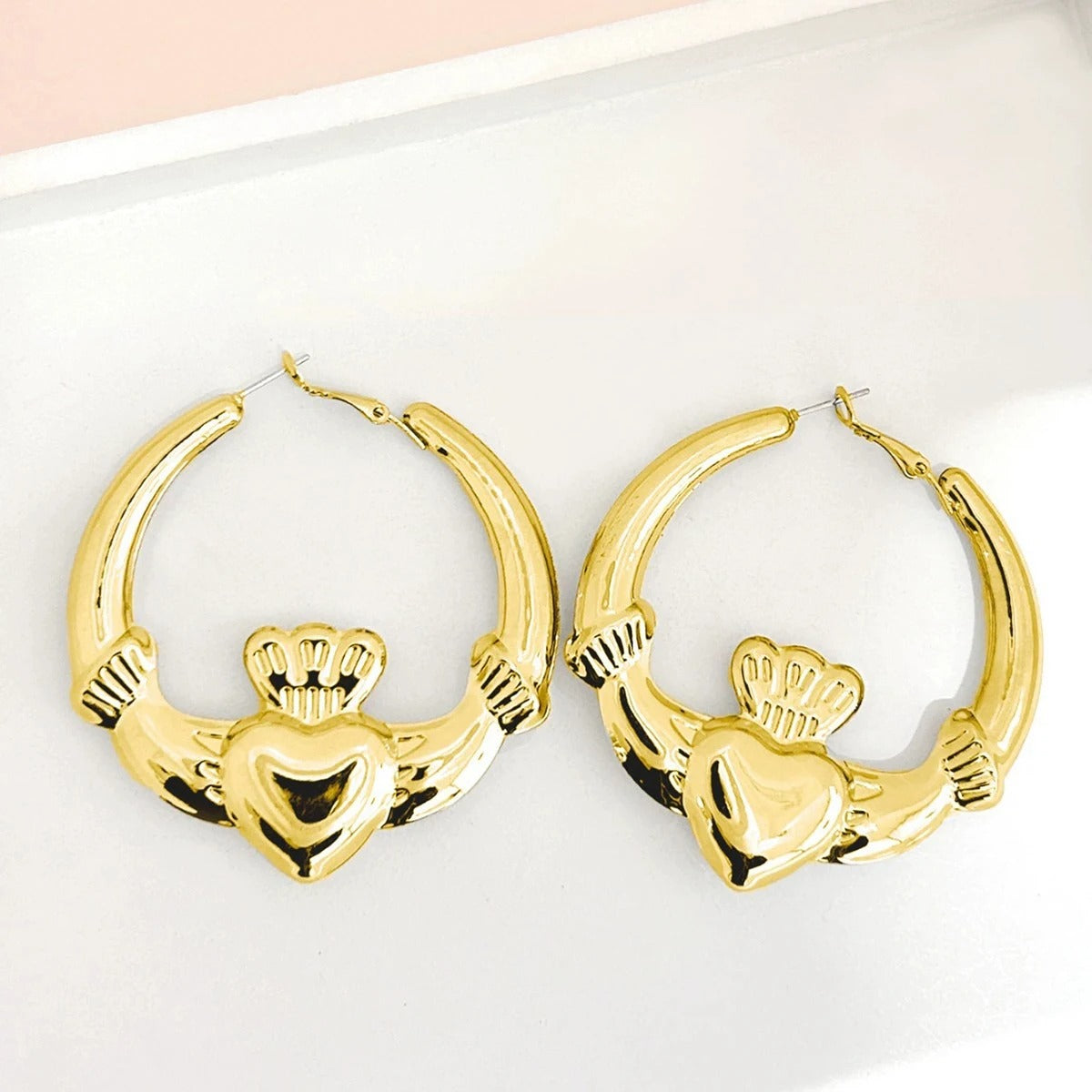 Love Crown Earrings Simple Gold Color High-End Popular Fashion Hot Selling Women's Vacation Music Festival Jewelry Accessories
