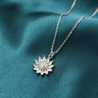 Temperament Daisy Flower Necklace Exquisite Gold Choker Jewelry