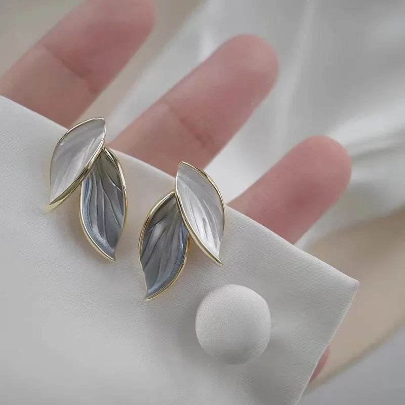 Silver Trendy Fresh Lovely Temperament Earring Sweet Grey Leaf Stud Earrings for Women Fashion Jewelry Birthday Gift