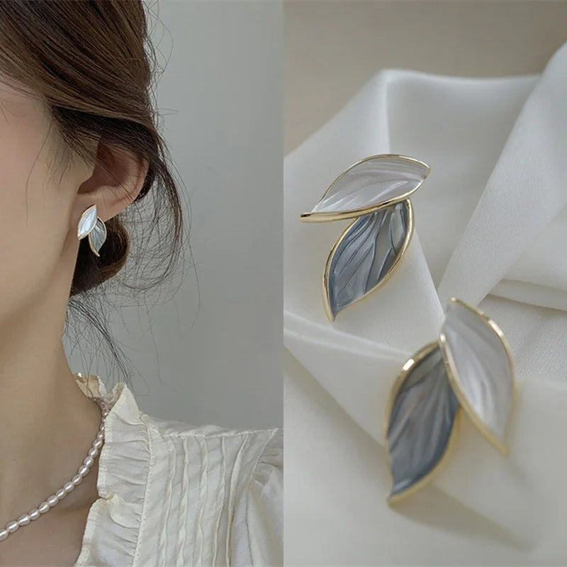 New Korean Arrival Metal Trendy Fresh Lovely Sweet Grey Leaf Stud Earrings for Women 2025 Fashion Jewelry Gifts